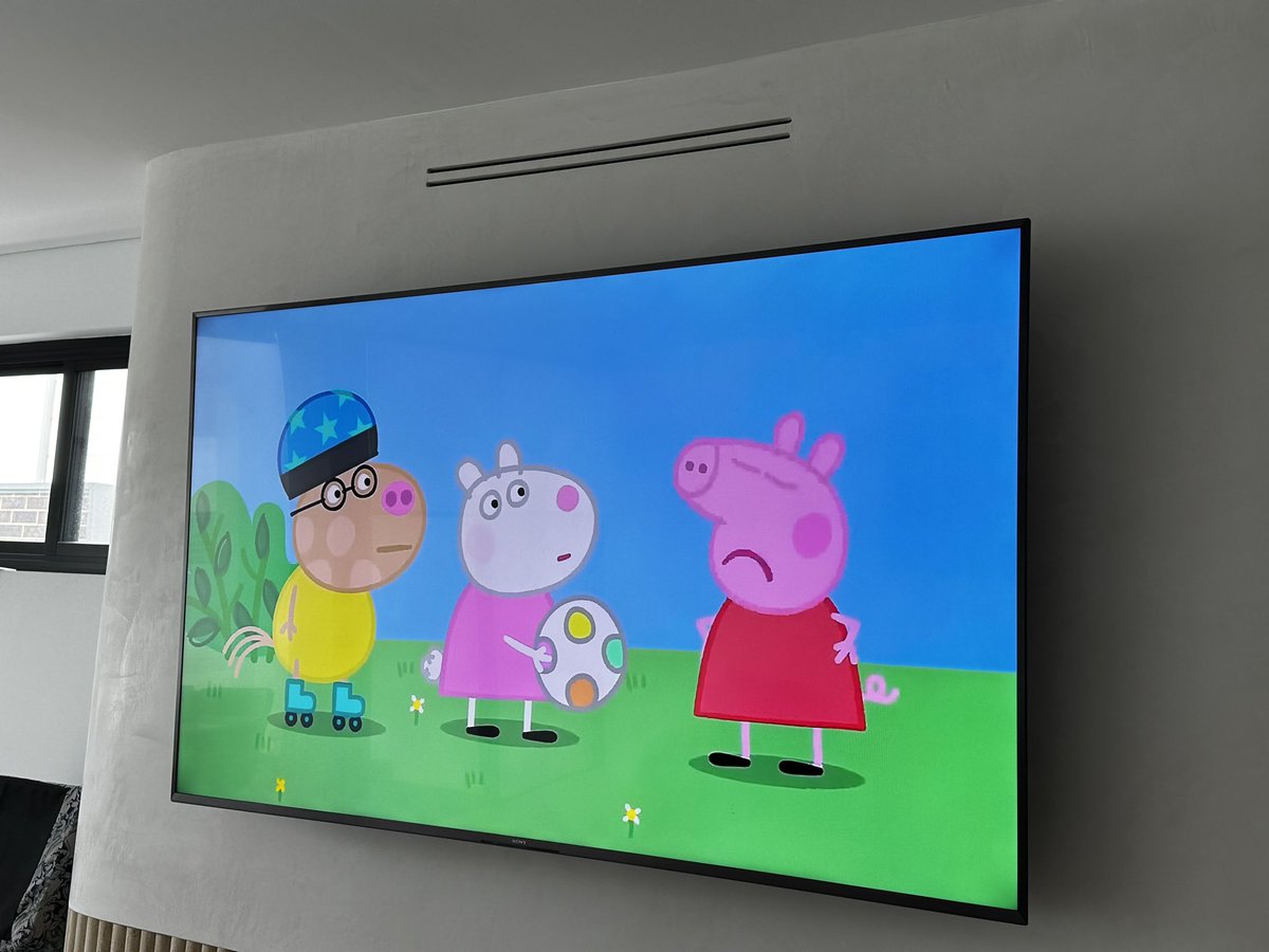 georgekambosos's tweet photo. You think imma put that shit on my big ass 90 inch TV 🤣 so my 3 kids can fall asleep during the day, hell na I ain’t that stupid, I rather fall asleep watching it. PS Peppa Pig way more exciting TBH https://t.co/HjDkj9mEBy