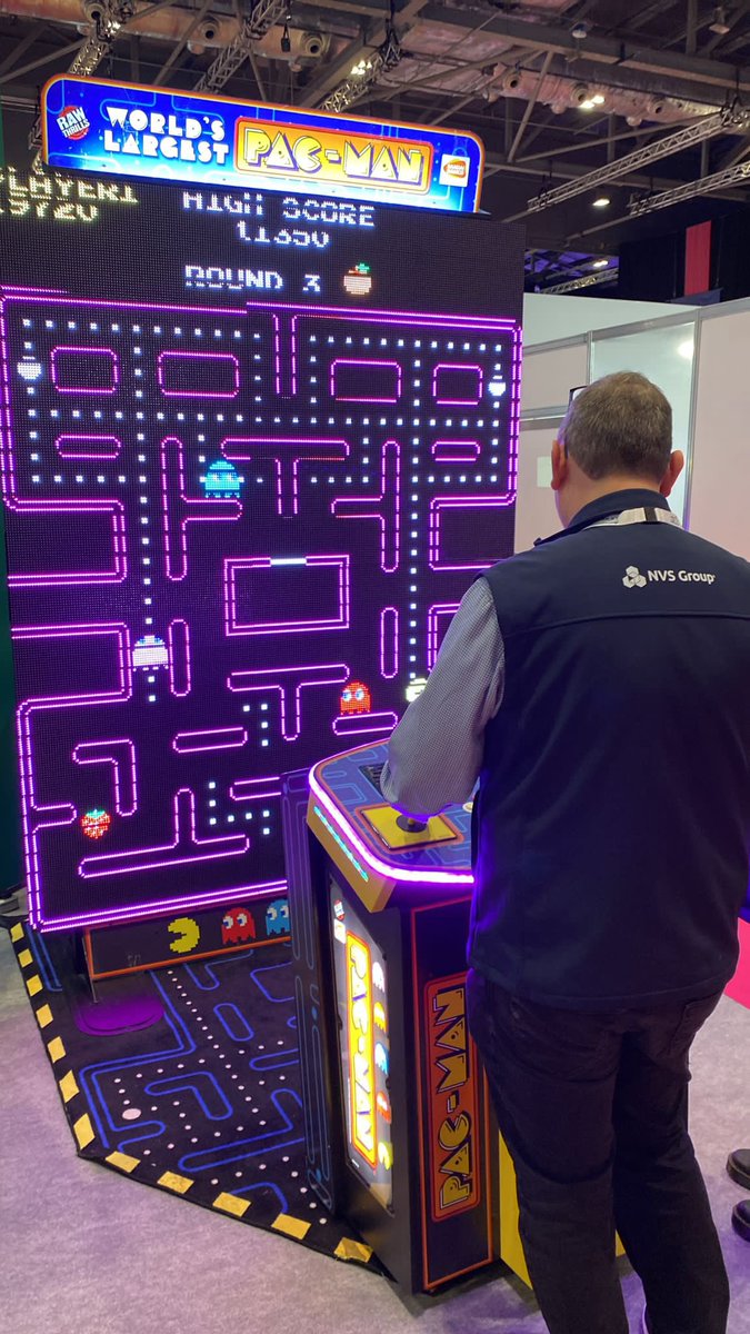 Day 2 at the London @VetShow! Who’s up for some PAC-man? 👾 Meet is at Stand M40!