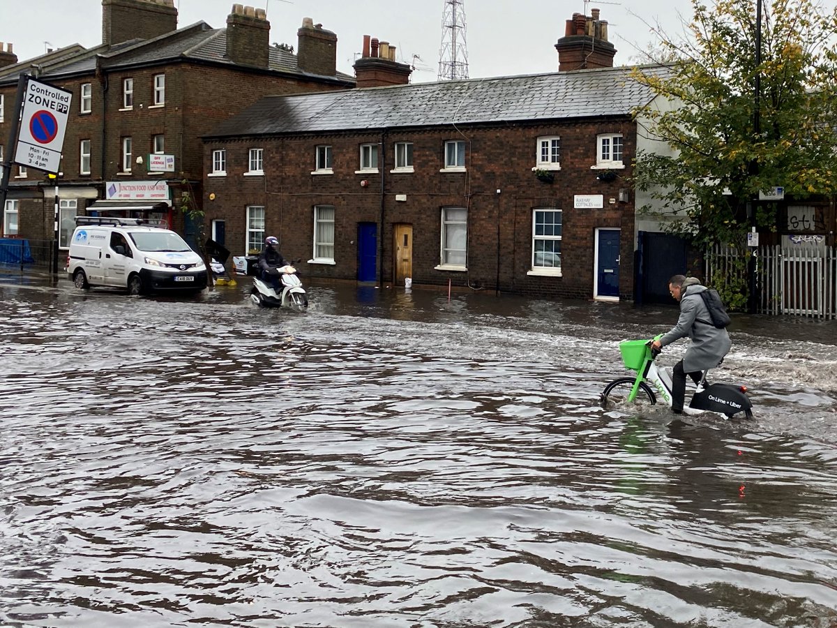 Do you live in a basement flat? We have worked with @MayorofLondon and partners to produce a leaflet that offers practical advice & guidance to residents about how to prepare for and deal with a flash flood. Find out more: orlo.uk/FjN0h #LDNFLoodAware #WinterReady