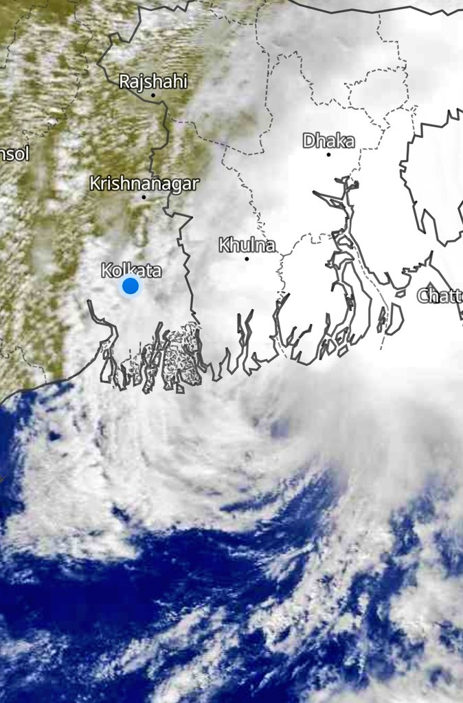 jackson10755839's tweet photo. β οΈπ΄ #Cyclone #Midhila Almost Making Landfall Very Soon Near #Kalapara
β οΈ Extremely Heavy Rainfall Expected Over #Bangladesh Coastal Area With Gusty Wind Upto 80 Kmph
β οΈDue To The #Cyclone More Far Away From Land ..Not Expected Any Major Rainfall Anymore #Kolkata https://t.co/3SF2HdMsas