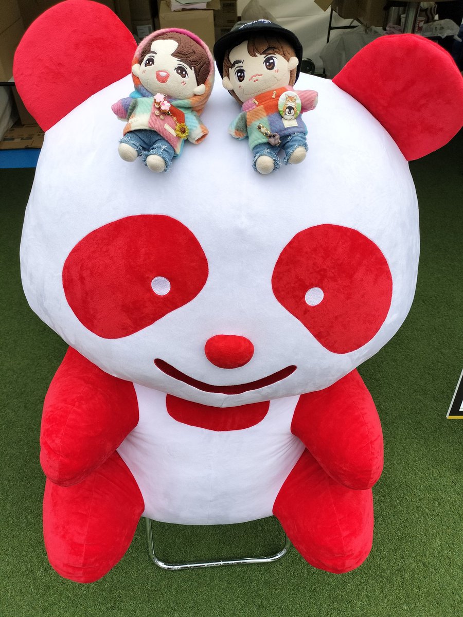 ぬいぐるみ @_k ラゾーナ川崎、広場にてイベント開催中。味の素🐼ぬいぐるみも当たる