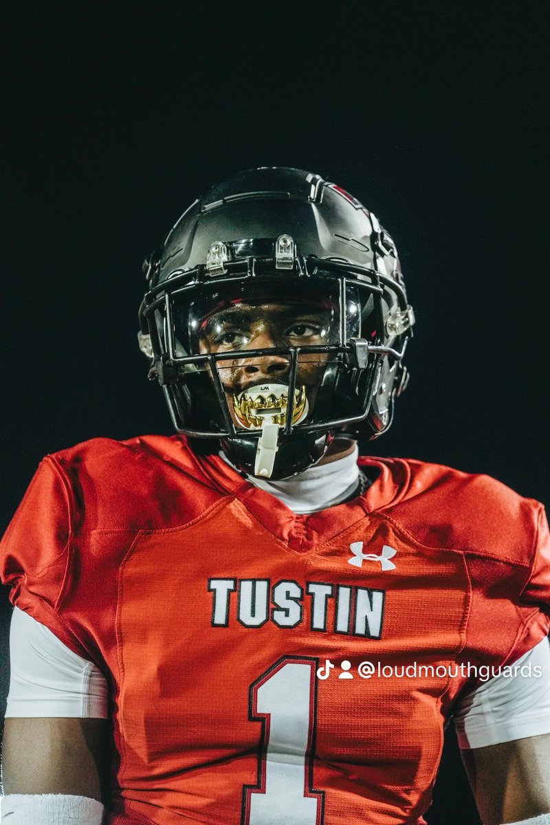 3D Chrome Beast Mouthguard 😈
#football #nfl #loudmouthguards