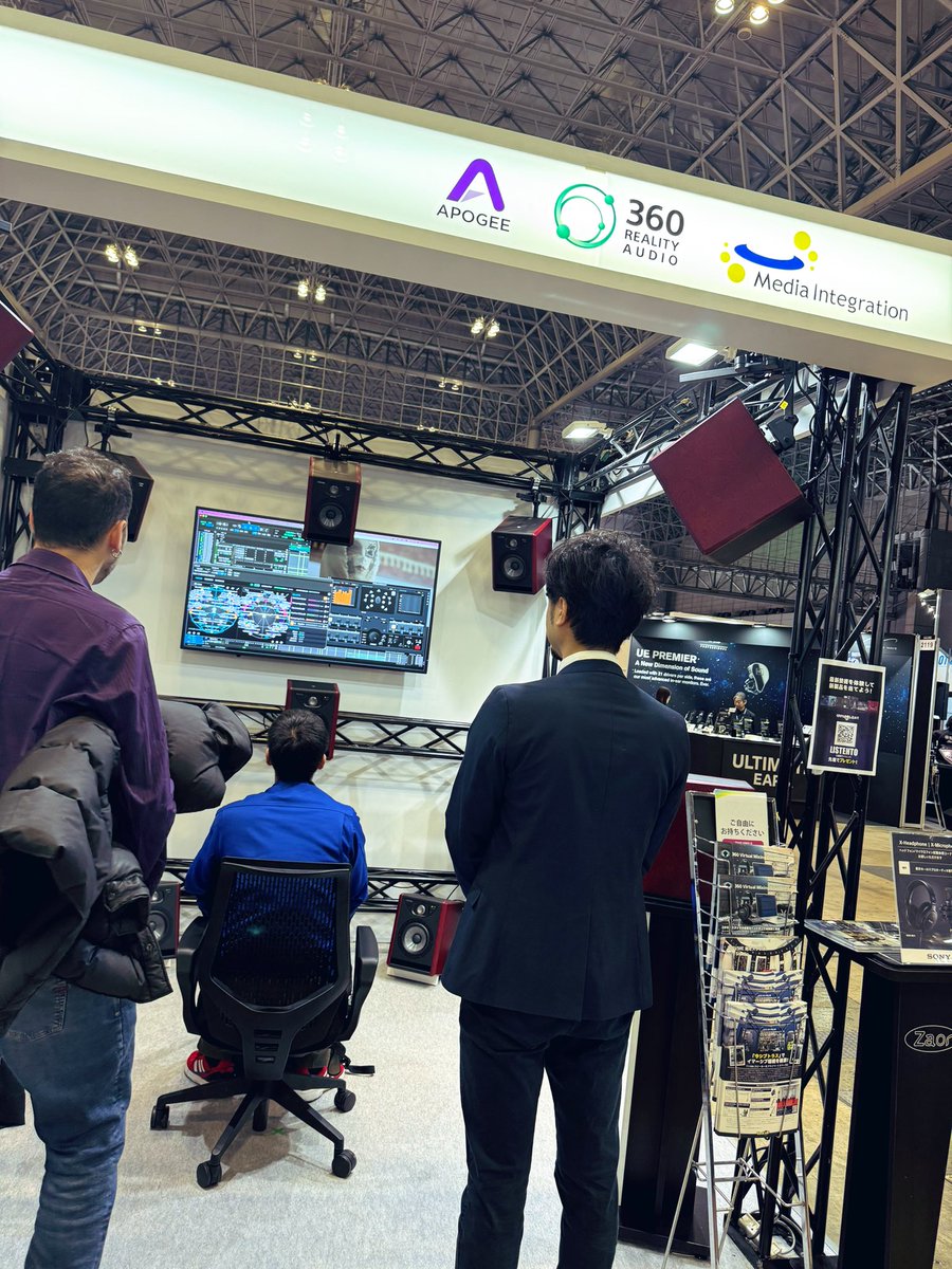 SmithsDigital's tweet image. #interbee2023 〜Report6️⃣〜

Media Integrationさんのブースにもお邪魔してきました🙋🏼‍♀️

Neveの卓からアウトボード、憧れが詰まったブースでした🥰

そして、新製品の『Focal Professional / ST TRIO 6』や『EVE Audio / SC2070』もありましたよ🙌

そして360° Reality…