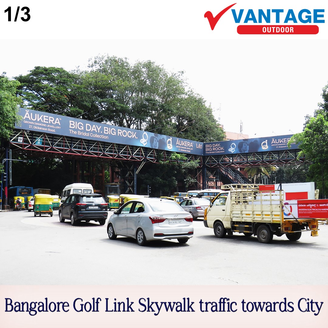 VantageOutdoor's tweet photo. Bangalore Golf Link Skywalk traffic towards City, for booking ☎️9500005749 or 🌐https://t.co/R3ctqNYs0X
#skywalkadvertising #bangalore #golflink #advertising #ads #bangaloreads #aukeradiamonds #diamondjewellery #luxuryjewelry #bangaloreadvertising #outofhomeadvertising https://t.co/vpfiyzZ8qp