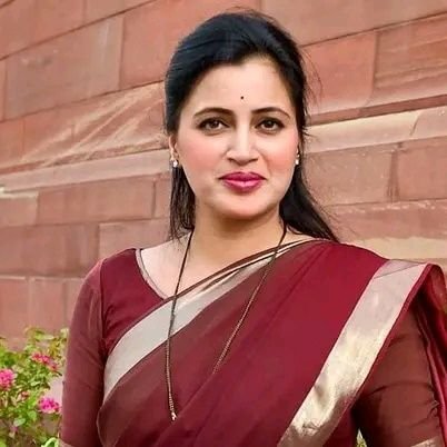 chetan19894's tweet image. रामायण का ऐसा कौन सा पात्र है जो 14 वर्ष तक सोया नहीं ?सही जवाब वालो से तुरन्त जुडना चाहती हूँ,,,जय श्री राम ।।जय गोविंदा 🙏❤️