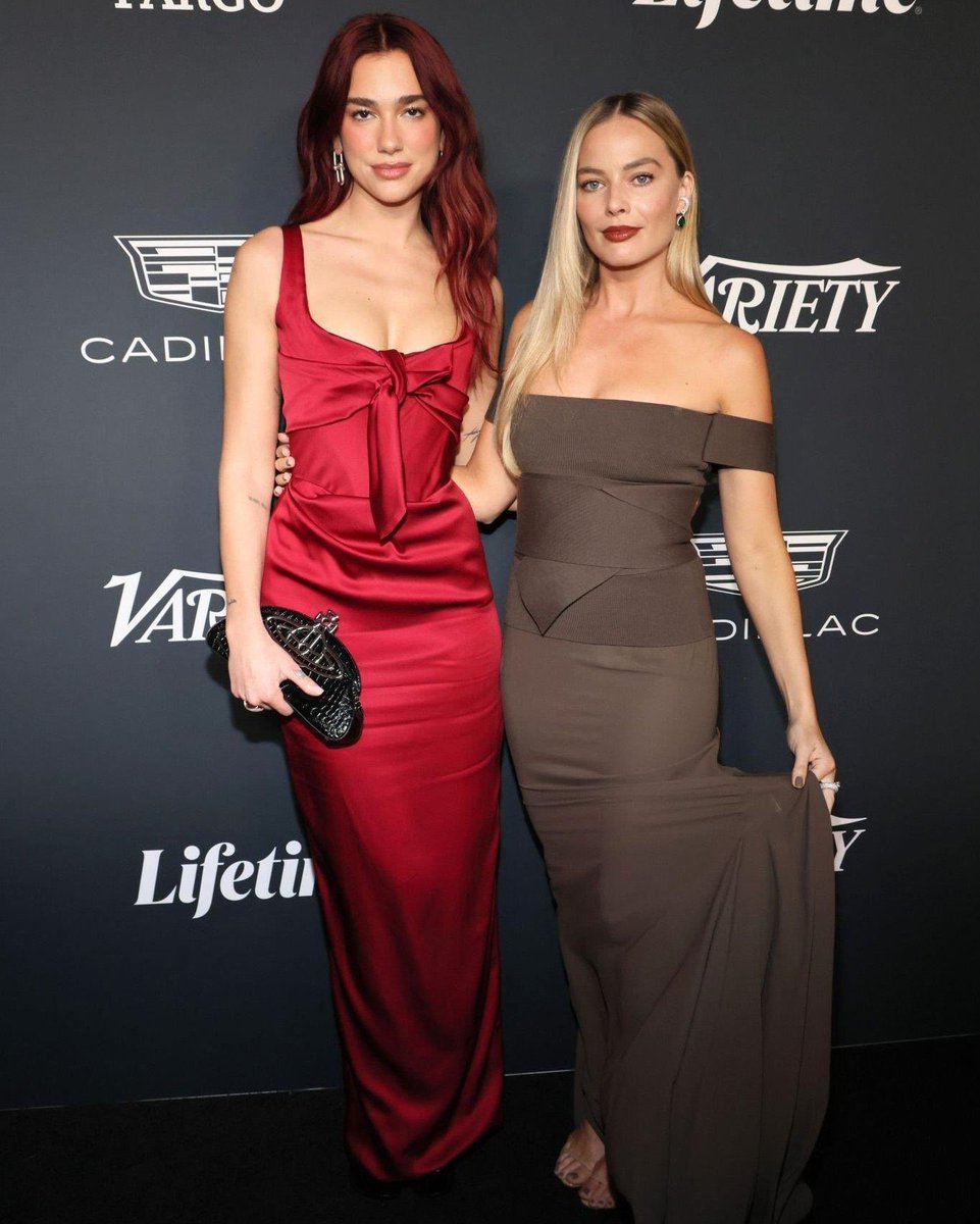 JonnyLeTran5's tweet photo. Dua Lipa and Margot Robbie 😍 #DuaLipa #MargitRobbie #Variety #PowerOfWoman #beautiful https://t.co/MVI3qTbYHd