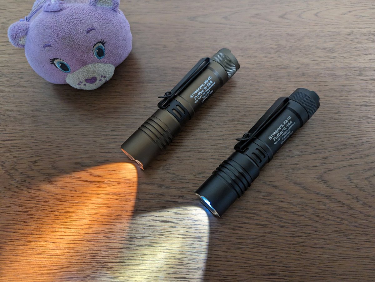 hg4eHPzmvVIEmWD's tweet image. #FlashlightFriday #Steamlight #ProTac #1L1AA #H2T #ストリームライト #streamlightstrong
・H2T SL 1L1AA コヨーテ LED換装カスタム 高演色 NICHIA 519A 3000K
・H2T SL 1L1AA ブラック LED換装カスタム XP-G4 6500K 70CRI