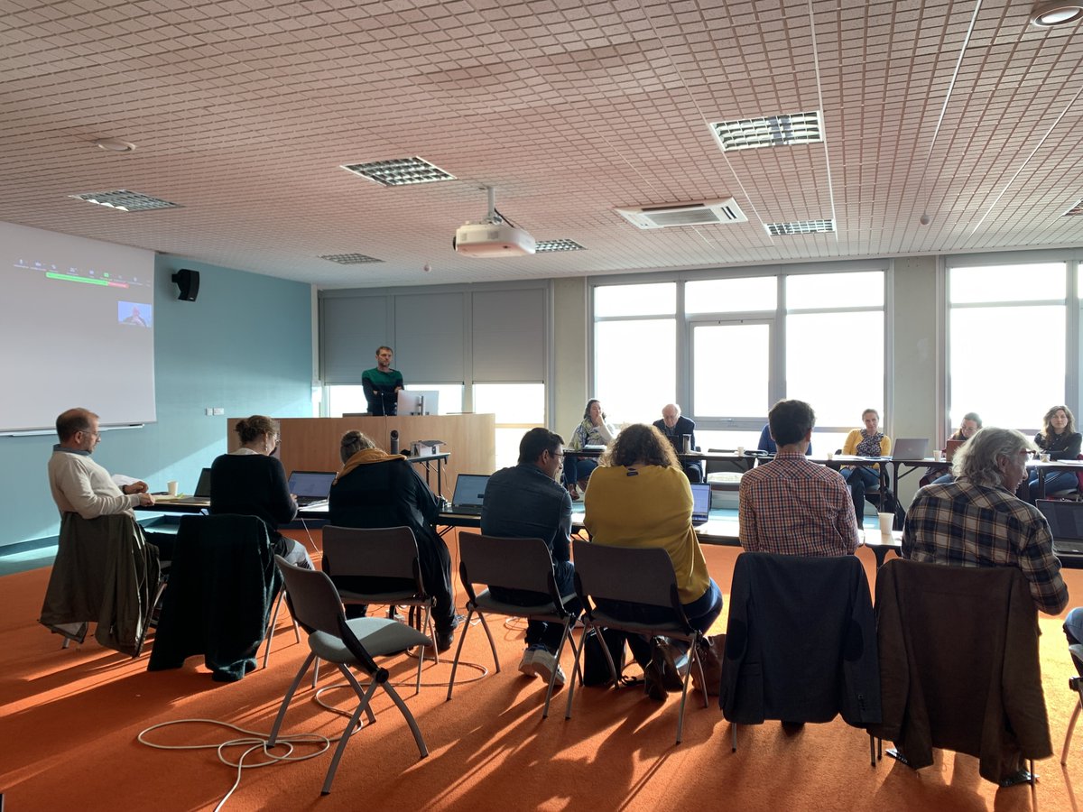 HOPOPoP_project's tweet photo. Iroise Marine Natural Park🌊 Philippe Le Niliot (PNMI, @OFBiodiversite) &amp; Martial Laurans @Ifremer_fr : importance of collaboration between researchers, fishermen and managers, from collecting data to identifying actions👉focus on spiny lobster &amp; kelp fisheries management https://t.co/QzFvV3J9i7
