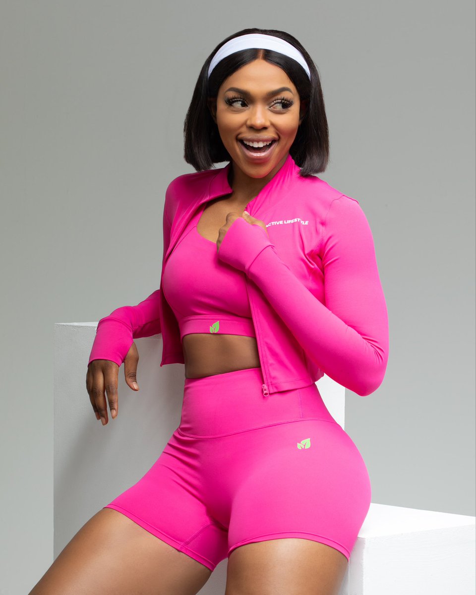 Activelifesty's tweet photo. Second set: 3 Piece Pink Gym Set 😃😆

What’s your favorite, the Pink or Navy set?🤭

Should we post the next set now now?🤣

#activelifestyle https://t.co/9Z17s9xQt1