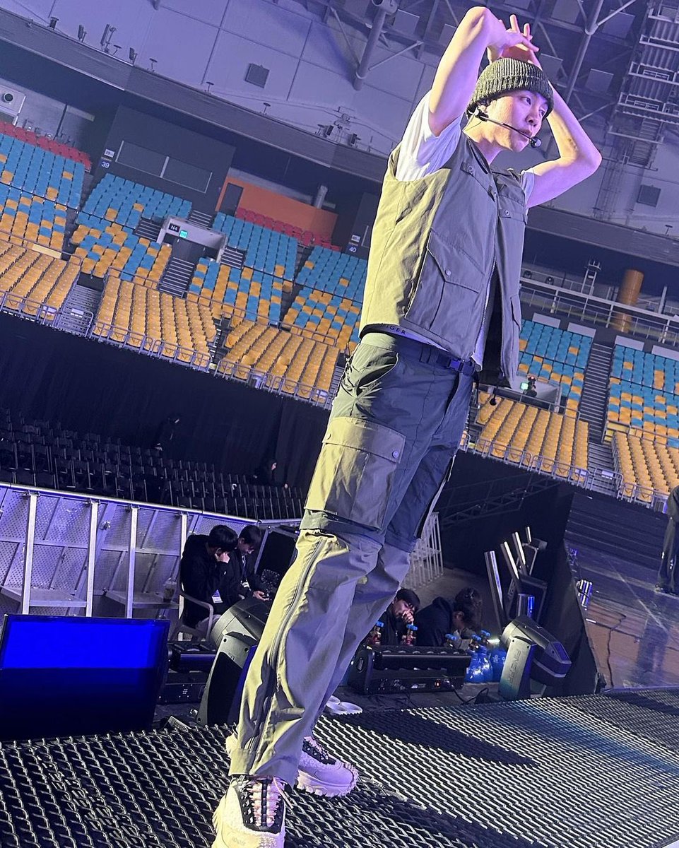 JOHNNYSUH_ID's tweet photo. 231117 johnnyjsuh Instagram
“shining lets goooooo”
https://t.co/H7giD5EOX6
#johnstagram #쟈니 #JOHNNY #JOHNNYSUH #ジャニー https://t.co/RgkxzuVHiY