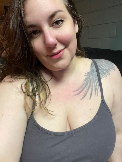 It was a long, but good, day.  And I don&rsquo;t look half bad for sporting a healing foot, I don&rsquo;t think 😌<a href="/tag/mvsales"class="tags"><span>#mvsales</span></a>