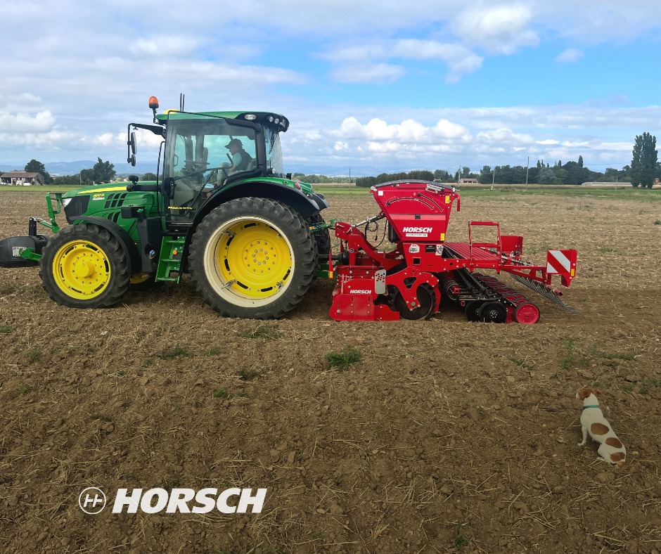 HORSCH_France's tweet image. [Versa KR🚜🐕 ] Retour mise en route mi septembre d’un Versa KR ds la Drôme
📍config rapide voies de #jalonnage avec système #dosage #SmartClip 
📍Polyvalence herse rotative pr #prepa #automne ou #printemps
📍#DuoDisc pour #semis uniforme &amp;amp; #précis sur toute la largeur de travail