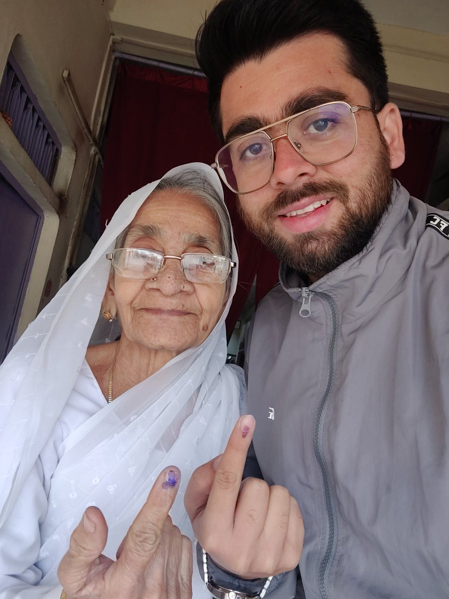 CSpalashjain's tweet photo. इदं राष्ट्राय, इदं न मम
#NationFirst
#votemust
#MPElections2023
#मतदान
#Election2023 https://t.co/vJzA5Q0SGR