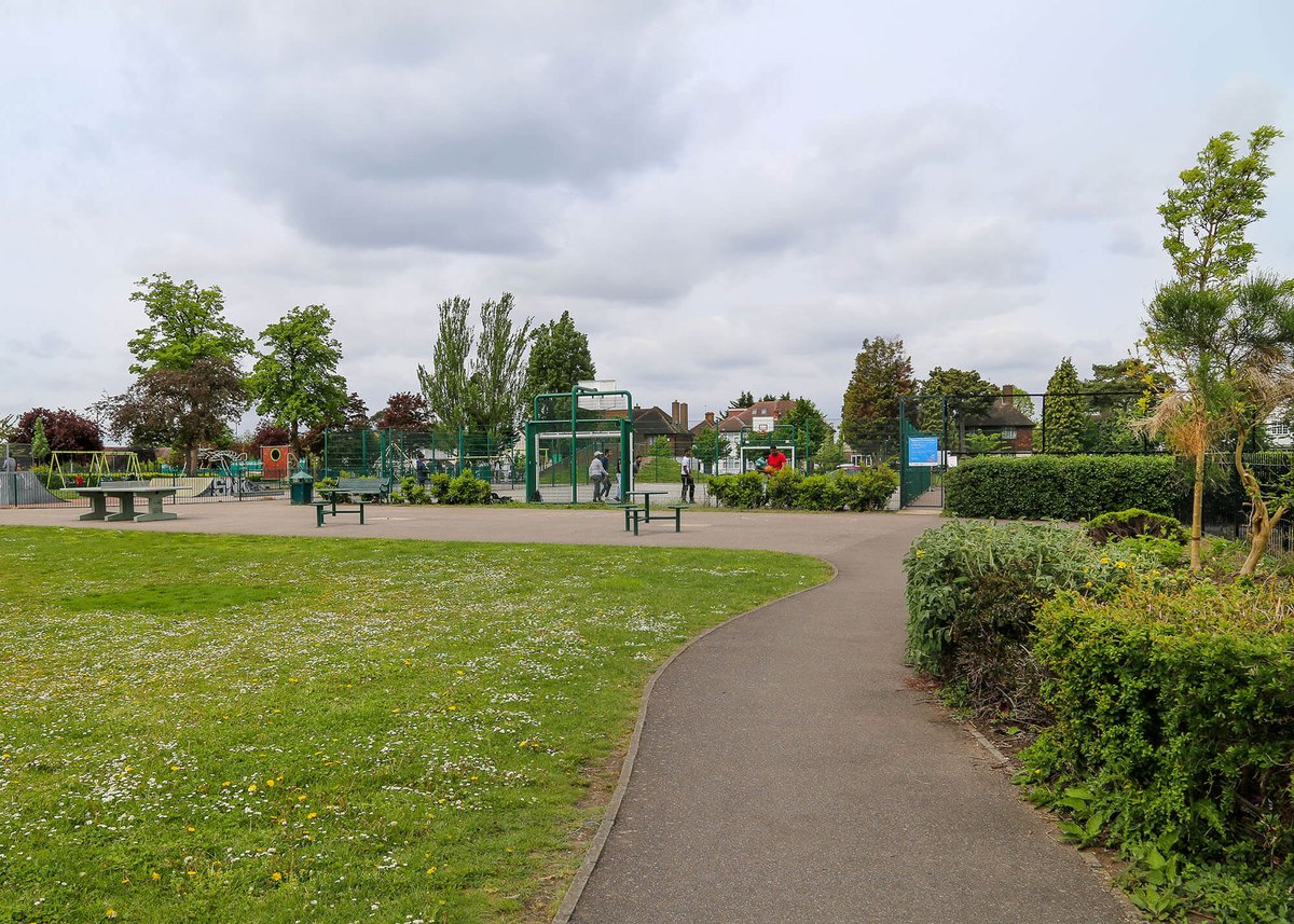 Feedback received from local residents is helping designers come up with plans for an improved and new-look #Furzedown Recreation Ground. More info via @wandbc: bit.ly/3R09FHw #Tooting #Streatham