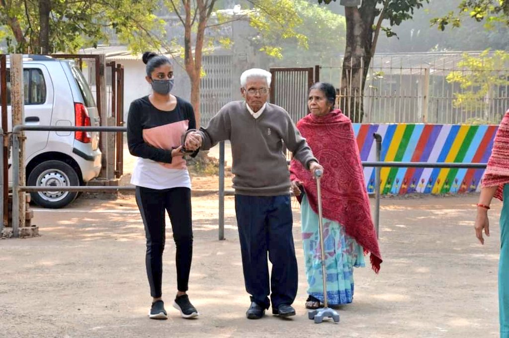 HitanandSharma's tweet photo. देश का लेण राज्य का लेण
बूथ को पयलो वोट हमारो
उठो जागो न मतदान करो

भारत का टुकड़ा करना वाला नक नाकाम करो
कुण केका साथ उबेल छे एको ध्यान करो
घर से निकलो न भारत मां को आह्वान करो
न राष्ट्र हित म अपना मत को दान करो

जय जय निमाड़
भारत माता की जय

#फिर_इस_बार_भाजपा_सरकार https://t.co/lSB0J1FEDp