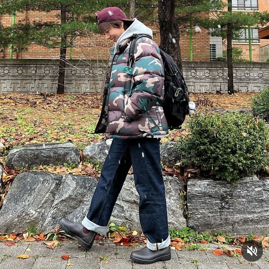 gsgunnin's tweet photo. 오늘 #콘오티디 진짜 고트다. 
백팩 꾸러기모자 디지털패딩(❤️‍🔥) 첼시부츠 생지데님롤업(😳)
남친룩도되고 유사시 남침룩도 가능 https://t.co/tJQqwkikSM