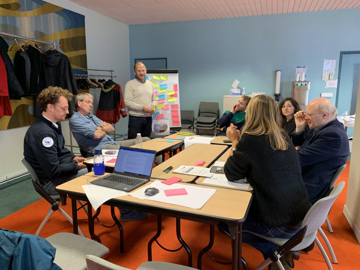 HOPOPoP_project's tweet photo. @HOPOPoP_project international workshop🌍: drawing on our international experiences, we provide first answers about research and management collaborations in support of MPAs: relevant knowledge, effective collaborations and how we track their impacts… https://t.co/Nih5y24Lmu