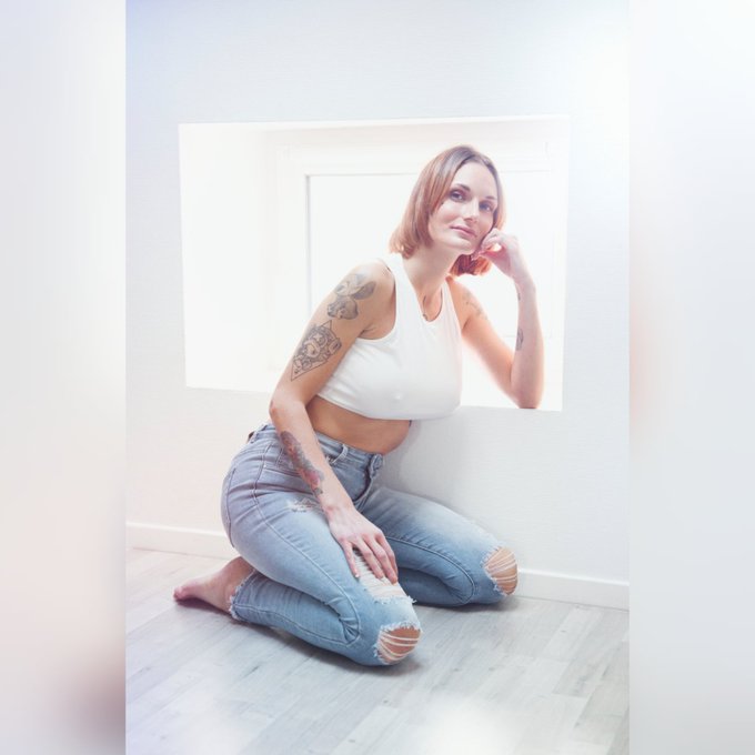 Coocooning  Picture by sonatinephotography  Model: Me #picoftheday #photograghy #model #tatoo https://t<a href="/tag/model"class="tags"><span>#model</span></a><a href="/tag/picoftheday"class="tags"><span>#picoftheday</span></a><a href="/tag/tatoo"class="tags"><span>#tatoo</span></a><a href="/tag/photograghy"class="tags"><span>#photograghy</span></a>