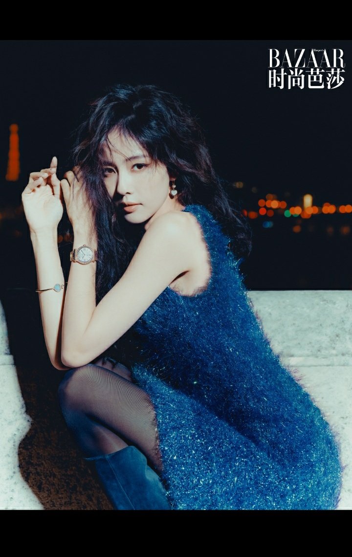 Ransommuckey's tweet photo. Chopard official weibo account
#StarsInChopard
#Chopard
#ChopardHappySport、#ChopardHappyHearts
#HarperBazaarxpfw
Iconic diamonds play on the wrist, rose gold highlights the warmth and brightness, and heart-shaped jewels add a touch of femininity.
#BaiLu https://t.co/jfSek7edmY