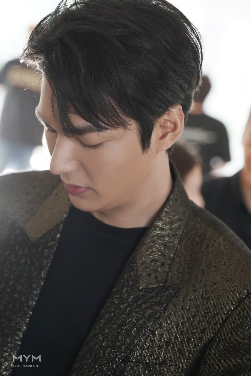 karin3413's tweet photo. #イミンホ #李敏镐 #LeeMinho
#이민호@ActorLeeMinHo
#CELLRETURN #LED
2019.LEE MIN HO : CF Making Film🎥
🤍🤍🤍🤍🤍🤍🤍🤍🤍 https://t.co/ZbJh2Hmvij