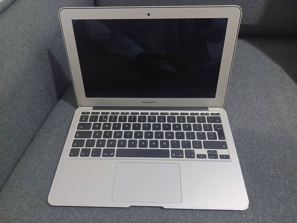 KassimDoumbia13's tweet photo. #Djassa 🇨🇮
MacBook Air en vente.
4 Go RAM
60,46 Go Stockage
11,6 pouces
Prix 250k
Intéressez Inbox ou le 0506935628
#CIV225 https://t.co/auGL9vVjMV