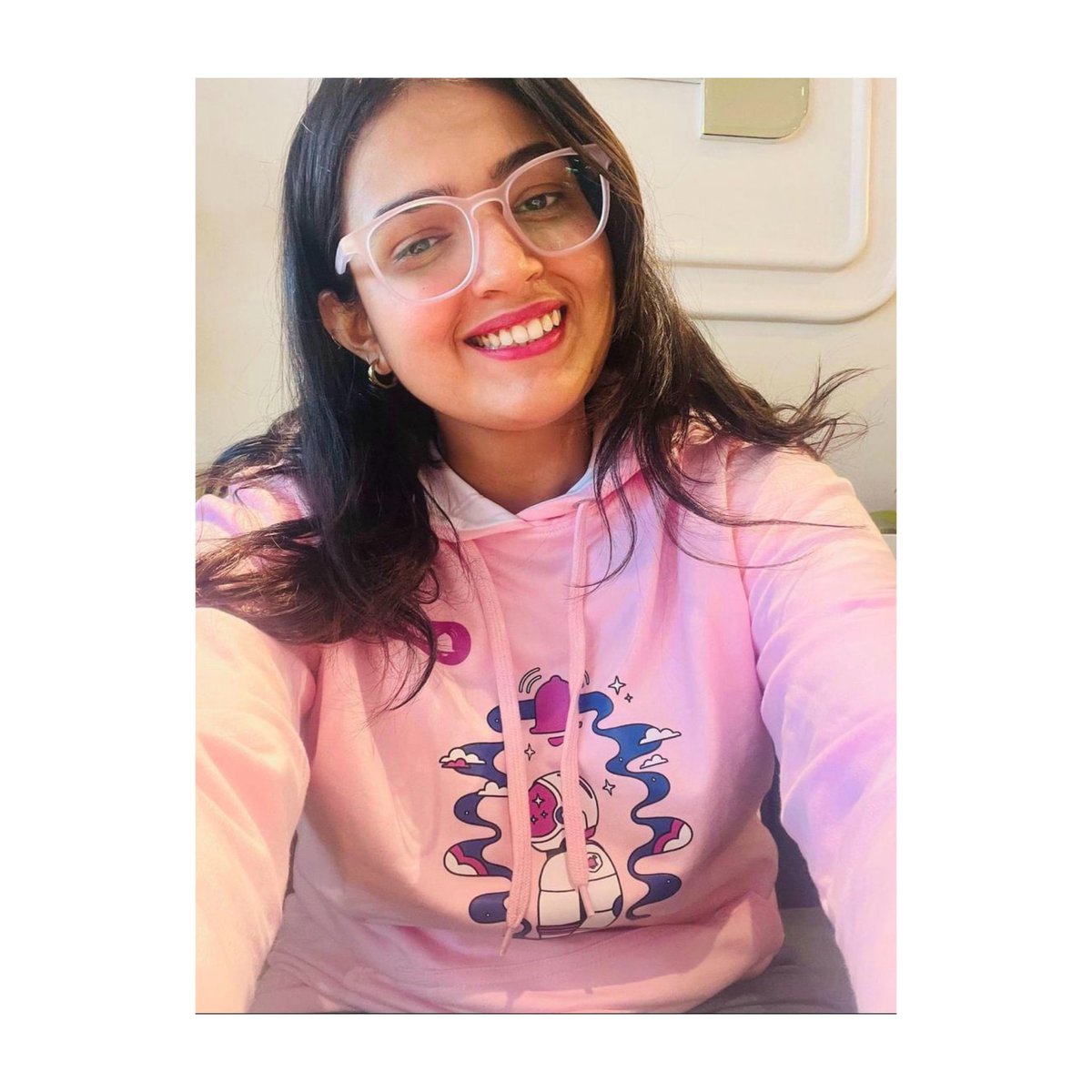 Deeksha0906's tweet photo. What can be the bestest gift to get on diwali ? 🤔
💫💫💫💫being the Winner of PUSH AMBASSADOR PROGRAM . @PushProtocol_IN
#pushambassador #epns
#PushYourLimits https://t.co/sXRKZuNqEF