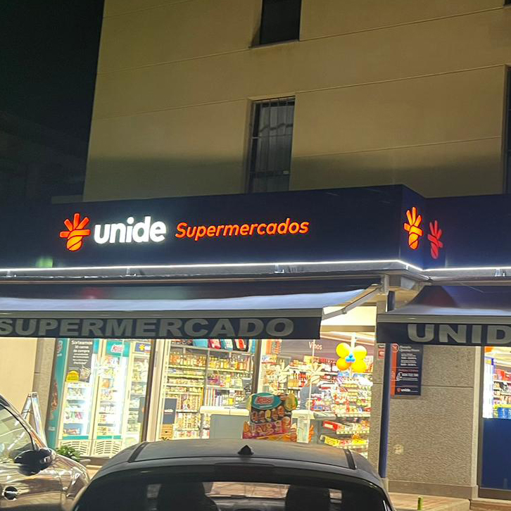 bobetcanarias's tweet photo. Los supermercados Unide han contado con Bobet Canarias para vestir de sus colores los supermercados de las 8 islas canarias. Gracias a la sinergia de nuestros profesionales de diseño, impresión, fabricación e instalación abordamos todo el proceso en una misma empresa. https://t.co/tOGytpAJal