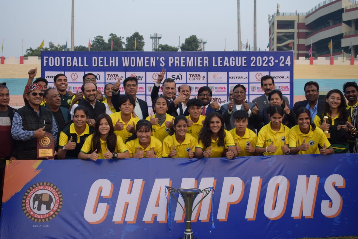 Dr. BR Ambedkar Stadium bore witness to the thrilling conclusion of the Football Delhi Women's Premier League 2023–24, a month-long football extravaganza. The grandeur of the finale was elevated by the presence of Shri SM Vaidya, Chairman (IOCL) and President (PSPB). (1/6)