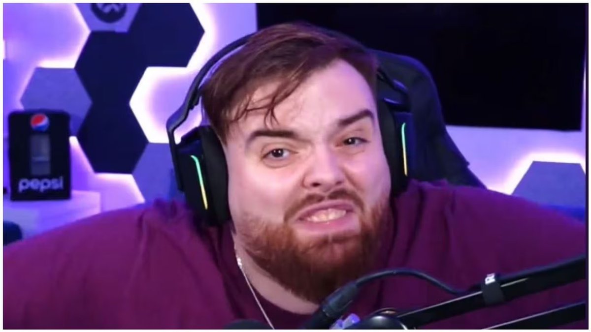 TurraMierdanov's tweet photo. Hoy el @Turrapescanov  @Coronelpescanov recibe su nuevo ordenador, ¿pagado en twitch o regalao?

Todos atentos al nuevo IBAI de las redes. 
@IbaiLlanos Explicale como se apagan los anuncios de twitch a la criatura.

#CharlaKobzar https://t.co/jAmaIhCko1