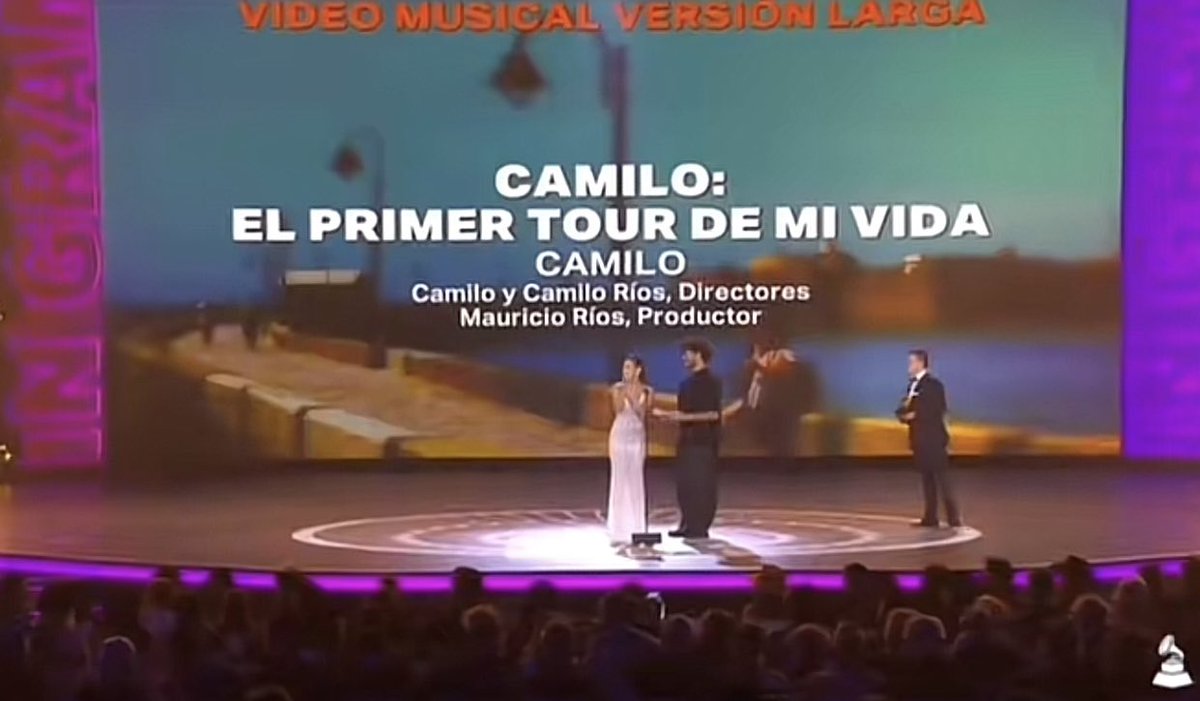 _Emfl's tweet photo. el robo del año ///// EL ROBO DEL AÑO #Keninis https://t.co/wKWuXsS0j9