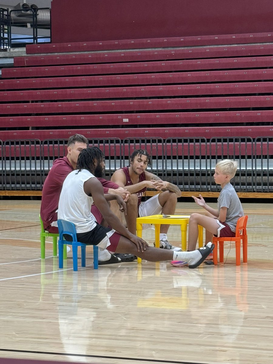 You want a team to root for? It should be @SantaClaraHoops!  On and off the court this team is inspiring the next generation #basketball #family #gobroncos #stampedeahead