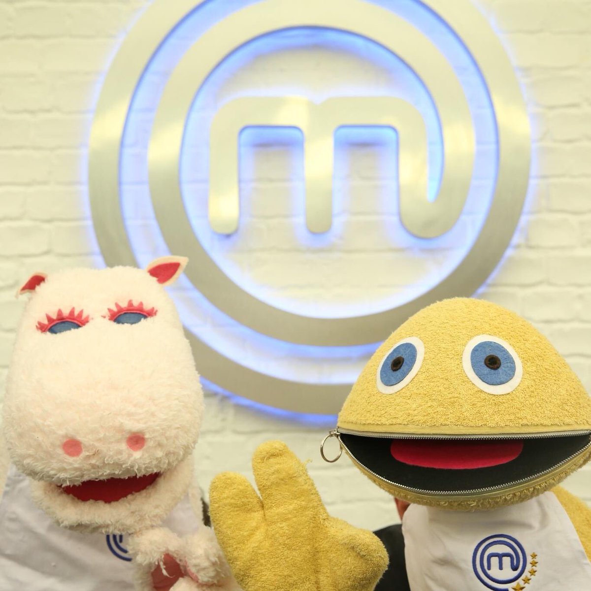 WarrickBP's tweet photo. TONIGHT on BBC ONE! MasterChef with a puppet twist for BBC Children In Need!

@cbbc @cbeebieshq #spotacular #DodgetheDog #CBeebiesHouse #CBeebies #puppet #puppets #puppetry #puppeteer #CBBC #CBBCOffice #CBBCHQ @bbccin #ChildrenInNeed #bbcchildreninneed #bbccin #pudsey https://t.co/lK4hqjEbjF