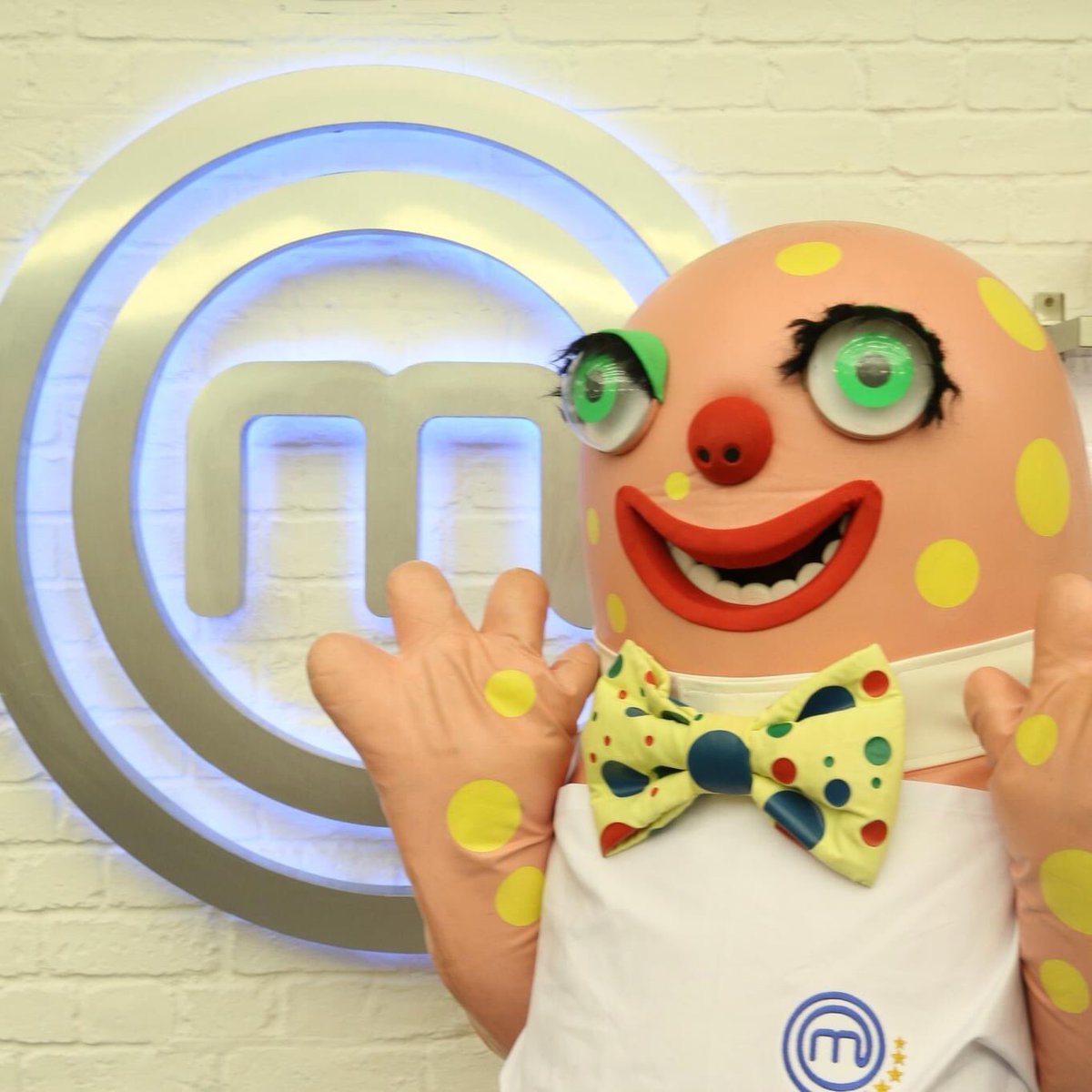 WarrickBP's tweet photo. TONIGHT on BBC ONE! MasterChef with a puppet twist for BBC Children In Need!

@cbbc @cbeebieshq #spotacular #DodgetheDog #CBeebiesHouse #CBeebies #puppet #puppets #puppetry #puppeteer #CBBC #CBBCOffice #CBBCHQ @bbccin #ChildrenInNeed #bbcchildreninneed #bbccin #pudsey https://t.co/lK4hqjEbjF