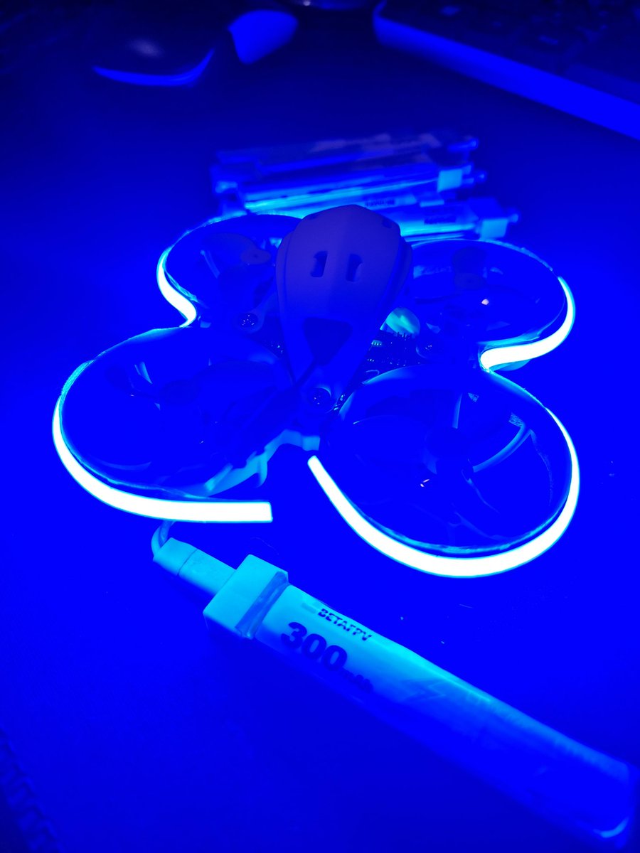 Roddyyuuki's tweet photo. 明後日のMDRの為に初めてLEDつけてみたけど、このLED明るすぎて白飛びしすぎる😅 https://t.co/TV58XnlluI