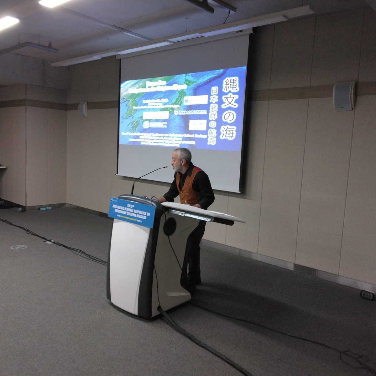 Stonefishweirs's tweet photo. Selction talk from The 5th Asia-Pacific Regional Conference on Underwater Cultural Heritage (4th Day) given in  Session 1: History and Current Trends of Underwater Archaeology around East Asia (17-11-2023). #APCONF2023 https://t.co/nMDRcE4HBC