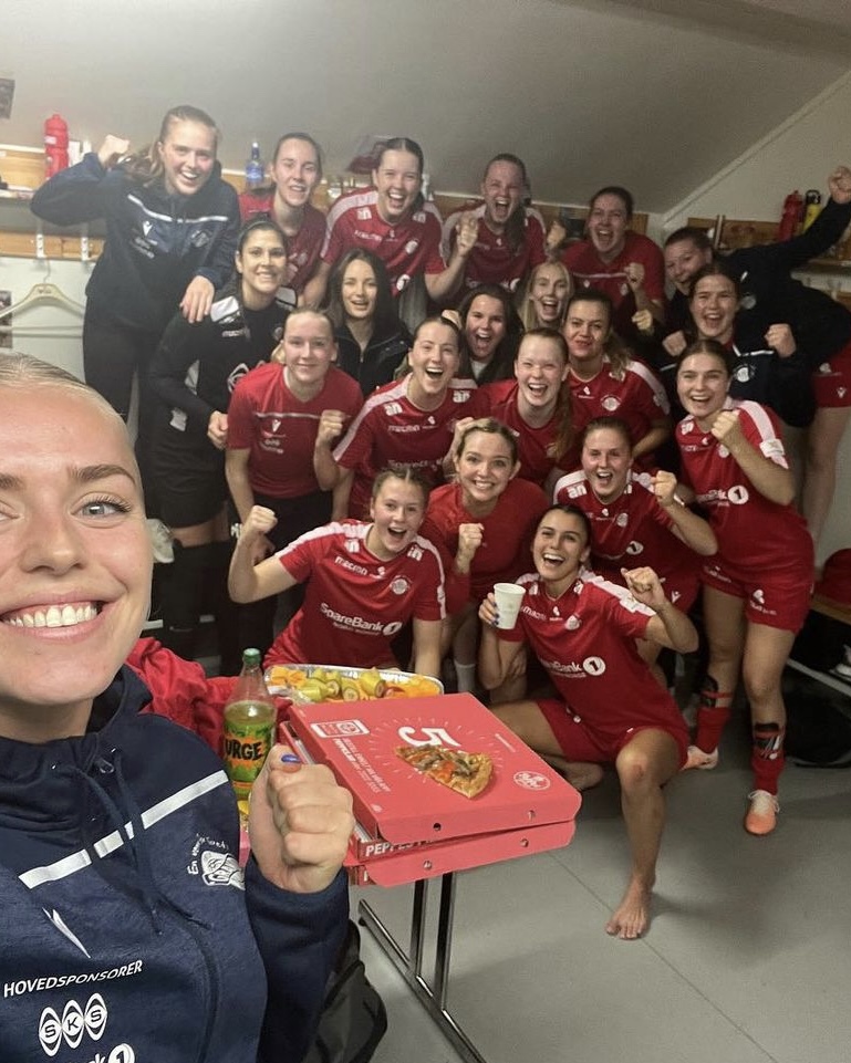 Kvinnefotball1's tweet photo. Siste kamp i rødt for Grand Bodø ❤️

Grand Bodø spiller sin siste kamp før Bodø/Glimt tar over lisensen i 1. divisjon og regi for toppsatsingen 💫

📸 Kristian Moe https://t.co/rMsslosLMK