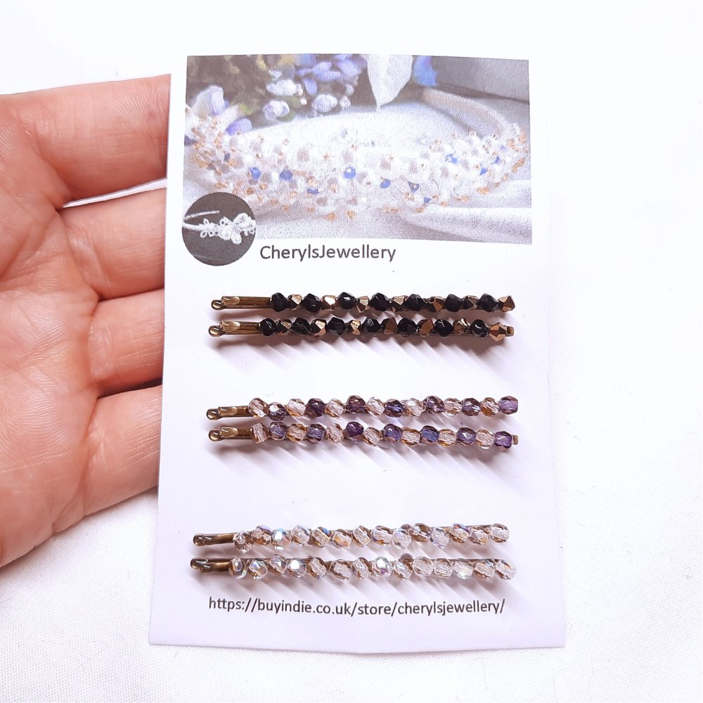 Another little stocking filler for you. A set of 6 pretty hair grips. Very dainty with tiny crystals fully bonded to the grips and in a range of colours so that they match your outfit for the day! buyindie.co.uk/product/crysta… #mhhsbd #earlybiz #stockingfillers #hairstyle #shopindie