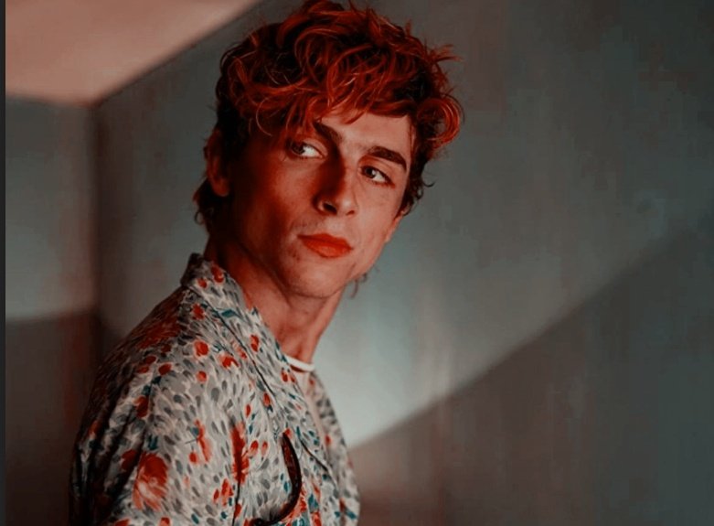 angeldefvego's tweet image. ㅤ
       ▰▰  𝓢𝐄 𝓑𝐔𝐒𝐂𝐀 ⨾
      ⤹⤹ 𝓖𝗘𝗢𝗥𝗚𝗘 𝓦𝗘𝗔𝗦𝗟𝗘𝗬 .

   ❛──2° gen. Hogwarts era.
   ❛── Secrets lovers. 
  (Love affaire con la novia de 
  su  gemelo)
   ❛── Fc: Thimothcc C.

  ╰─╱ɪɴғᴏ ᴇɴ ᴍᴅ  ⨾  ↻﹢♡.──
ㅤ