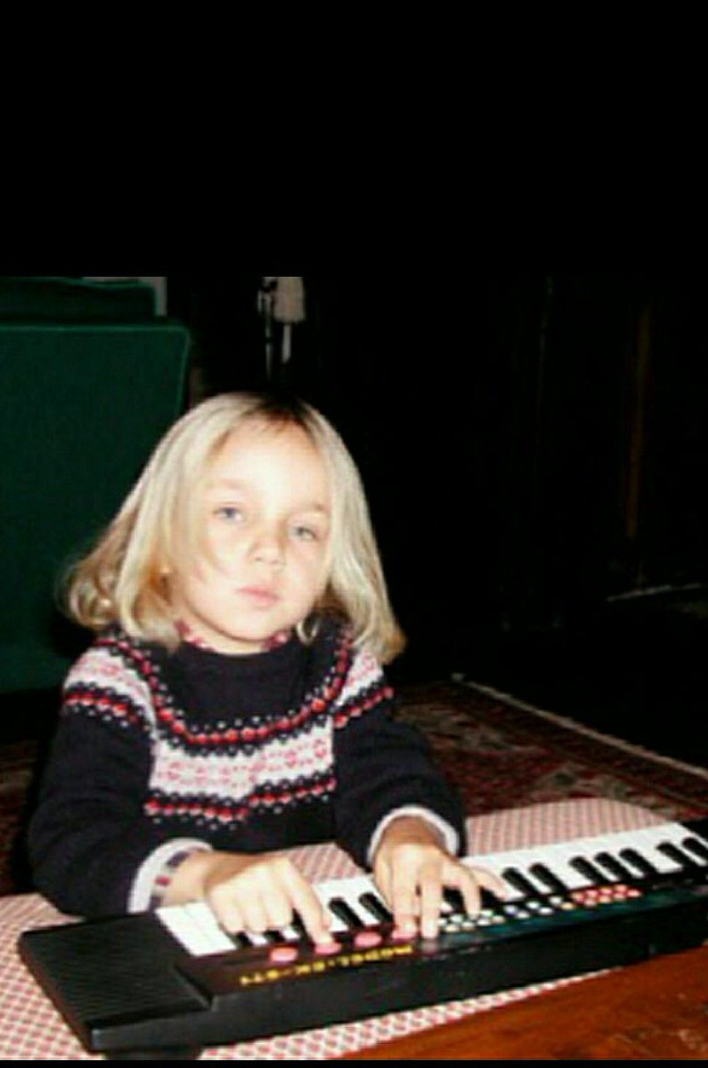 nepoBaby Pantera tweet media