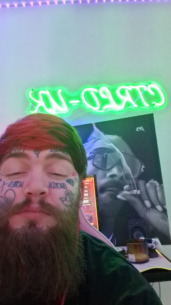 I'm live got 8 more guns levelled to get Gold and Zircon Scale today Twitch.com/CtrldGSB