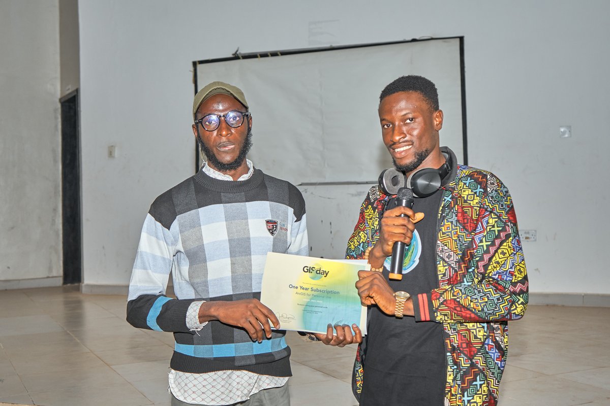 Award presentation to the Cartographic Challenge Winners!. Thank you @Esri @gisday @spatialnodehq @gis_fest Dr Olabanji Aladejana for making this recognition possible