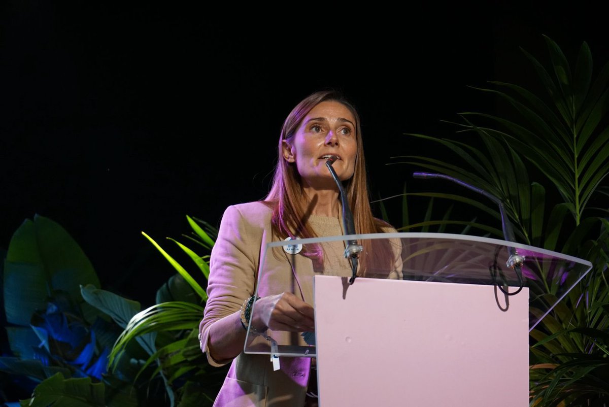 valenciactiva_'s tweet photo. @AjuntamentVLC @IsabelRubiol @Calabria_Lucia @VITEmprende @VLCTechCity @eiblasco @CEV_CV @lamardeana @torremocha10 @maryjsunshine @theonklub 🔝🗣️ @CeciliaHerreroC, concejal de emprendimiento del @AjuntamentVLC ha clausurado #HechasParaEmprender: “La conciliación será un objetivo claro para esta concejalía. No queremos que ninguna mujer vea frustrada su voluntad de emprender por los cuidados” https://t.co/Z7p03pUJ51