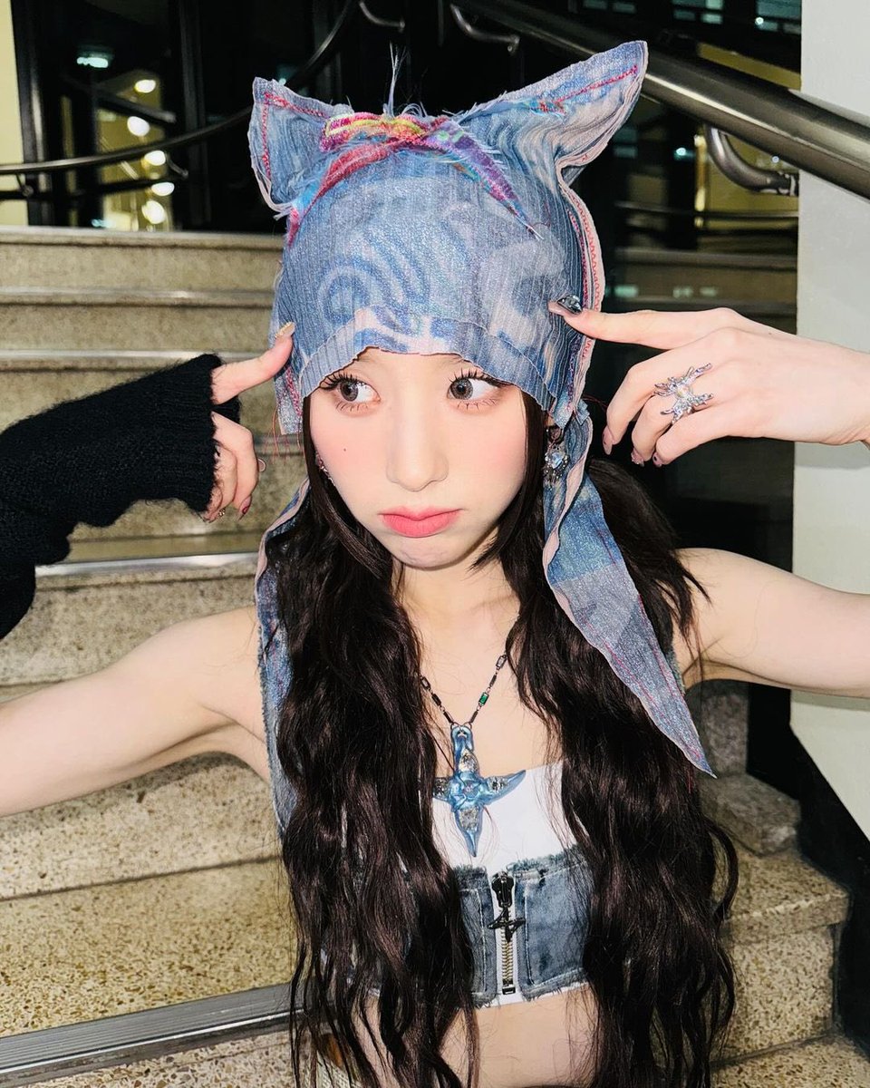 jhjjoaa's tweet photo. 231117 #희진 인스타 게시물 (1/3)

오늘은 야옹이가 되어보았습니다 🐾❣️ https://t.co/BC7eDEmIPq