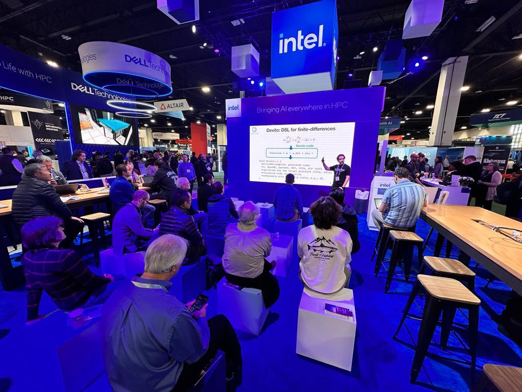 Devito DSL and code generation ➡️ both high-productivity AND performance-portability #HPC across families of CPUs and GPUs. Thanks Intel for hosting us at their #SC23 booth!