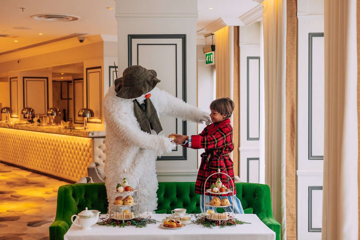 🍰 When The Snowman and The Boy came for tea at Grosvenor House. 🍰 ❄️ The Snowman Afternoon Tea officially launches today in the stunning surroundings of our Park Room, and we could not be more excited! ❄️