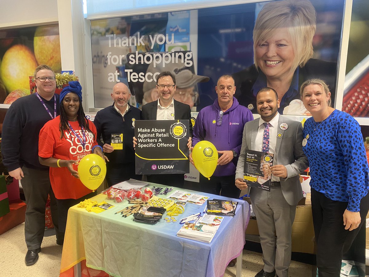 It’s #Respect23 so with <a href="/UsdawUnion/">UsdawUnion</a> I’ve been meeting <a href="/coopuk/">Co-op</a> and <a href="/Tesco/">Tesco</a> staff to hear about the violence they face.

<a href="/UKLabour/">The Labour Party</a> have committed to:
☑️ new offence of assault against a retail worker
☑️ reversing downgrading of theft under £200
☑️ proper neighbourhood policing