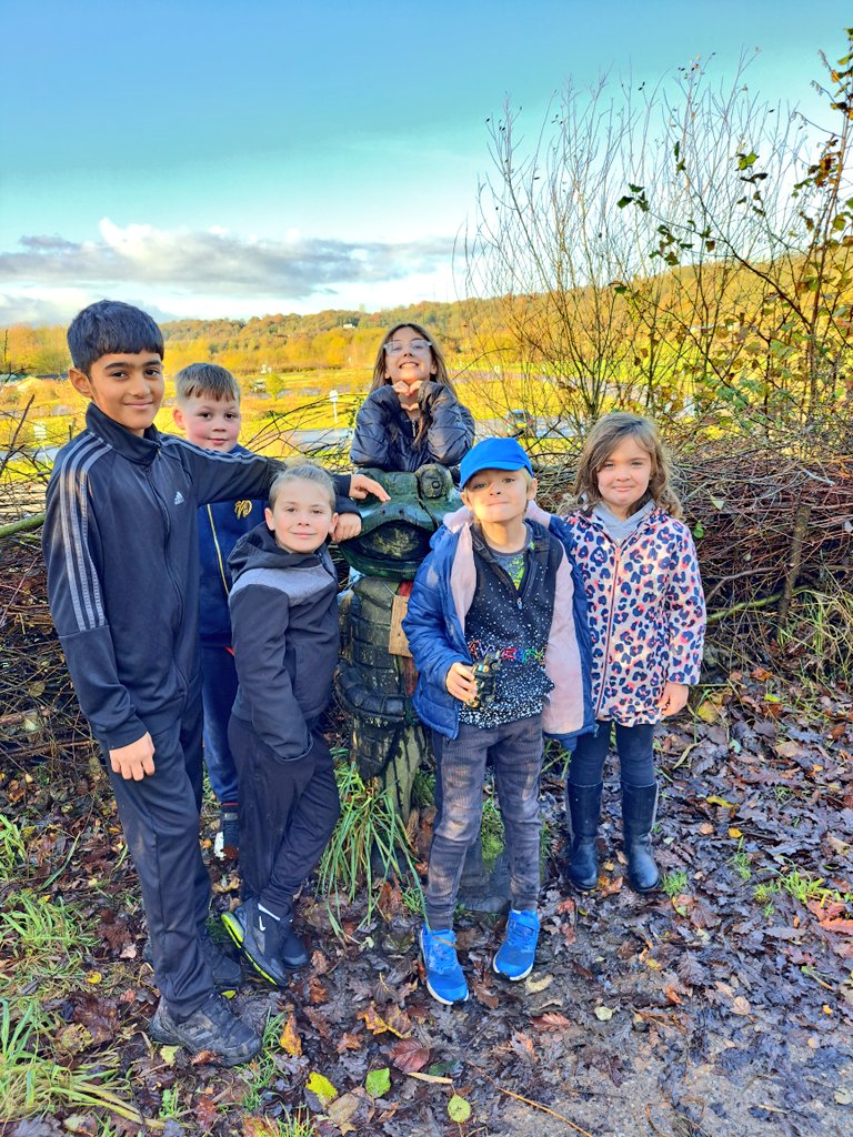 EmmaZollner87's tweet photo. Another great outdoor education day. The children loved getting wet and dirty in the puddles today #ks2 #primary #thisisap #nurture #puddlejumping @Head_TheHeights https://t.co/BwrPQIhlXa