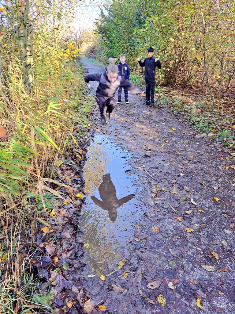 EmmaZollner87's tweet photo. Another great outdoor education day. The children loved getting wet and dirty in the puddles today #ks2 #primary #thisisap #nurture #puddlejumping @Head_TheHeights https://t.co/BwrPQIhlXa