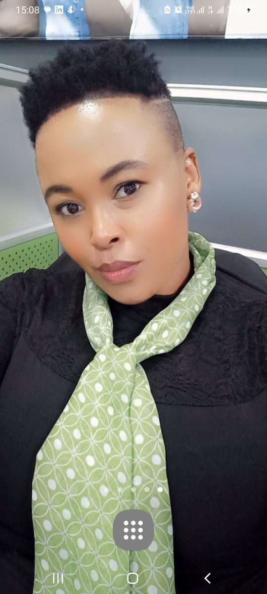 DinnyMazibuko's tweet photo. Hapy Friday guys,can I see ya'lls screensavers/wallpapers 🥰 https://t.co/irz8BIw1oq
