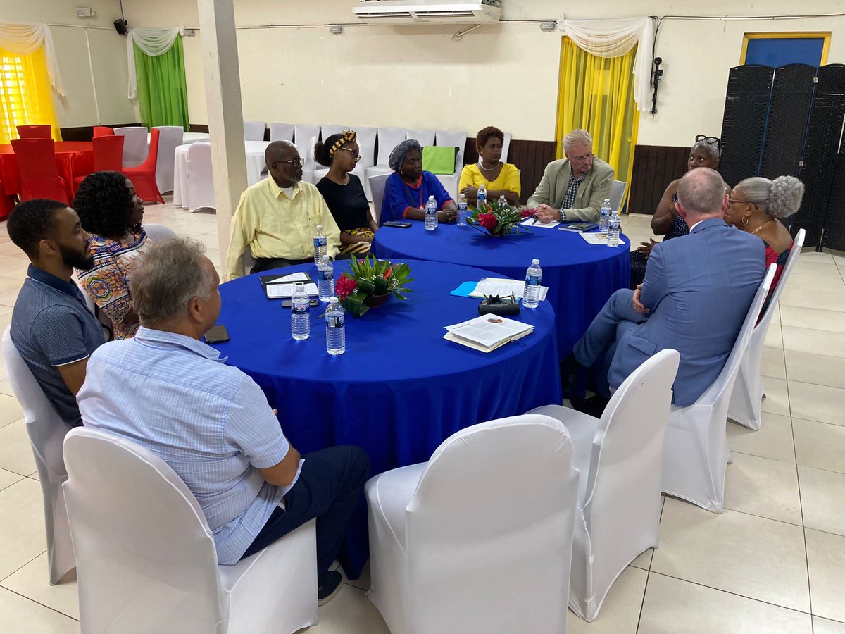 cdkfryslan's tweet image. Als voorzitter van Nationaal Comite Stilstaan bij Corona gesproken over #Covid periode met slachtoffers op #Statia. En toen werd het stil... ontroerende verhalen over wat dit betekende ook voor inwoners van het caribisch deel van het #Koninkrijk. ⁦@MinVWS⁩ ⁦@MinBZK⁩